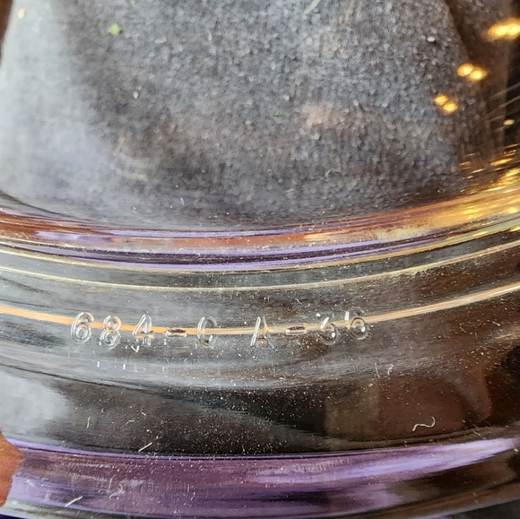 Pyrex Round Clear Covered Casserole Dish With Black Metal Stand - Picture 8 of 8